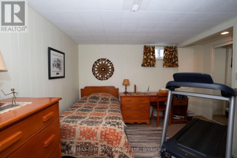 160 WHALEN STREET, Thunder Bay (Grandview), Ontario, P7A7J1