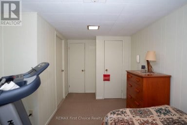 160 WHALEN STREET Thunder Bay (Grandview) Ontario photo 36