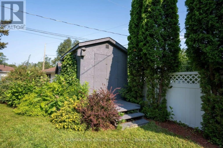 160 WHALEN STREET, Thunder Bay (Grandview), Ontario, P7A7J1