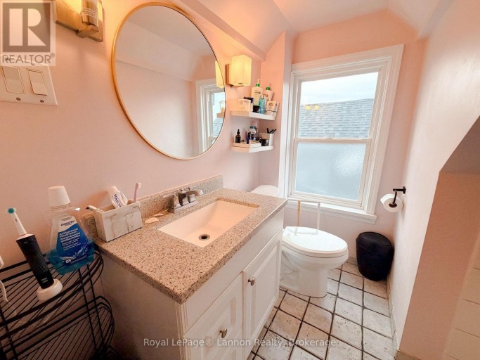 34 ANTONISEN AVENUE, Thunder Bay (Shuniah), Ontario, P7A7E1