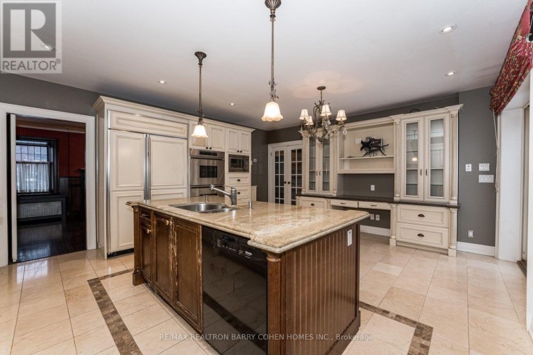 28 DUNVEGAN ROAD, Toronto (Casa Loma), Ontario, M4V2P6