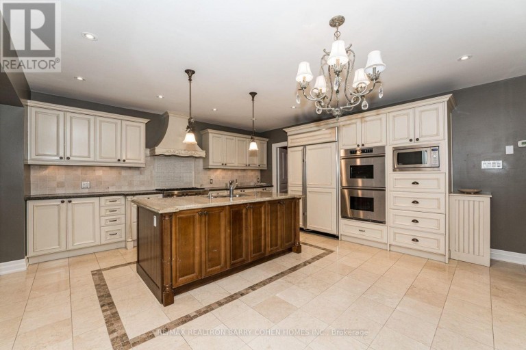 28 DUNVEGAN ROAD, Toronto (Casa Loma), Ontario, M4V2P6