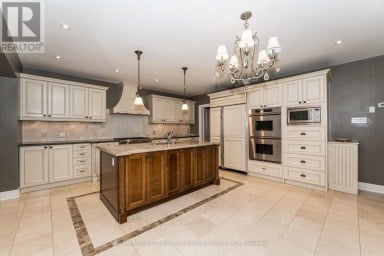 28 DUNVEGAN ROAD Toronto (Casa Loma) Ontario photo 11