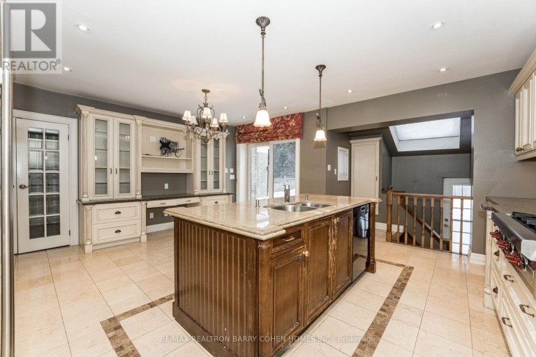 28 DUNVEGAN ROAD, Toronto (Casa Loma), Ontario, M4V2P6