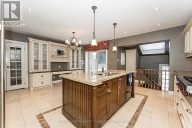 28 DUNVEGAN ROAD Toronto (Casa Loma) Ontario photo 13