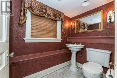 28 DUNVEGAN ROAD Toronto (Casa Loma) Ontario photo 16