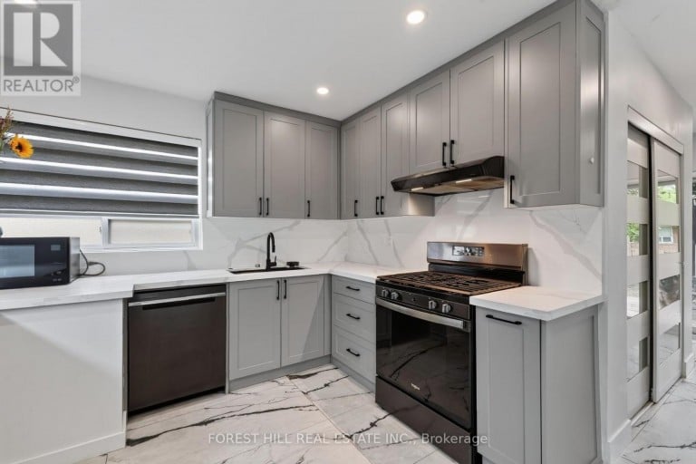 286 PALMER AVENUE, Richmond Hill (Harding), Ontario, L4C1P3
