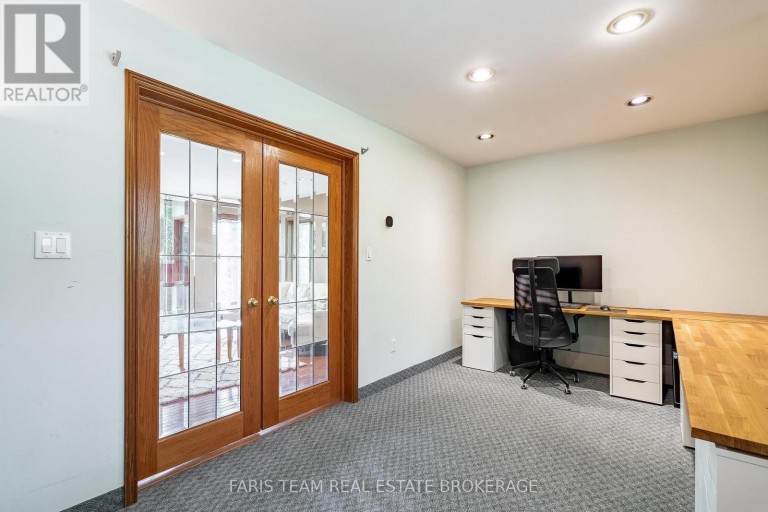 15 SCOTTDALE DRIVE, Oro-Medonte, Ontario, L0L1T0