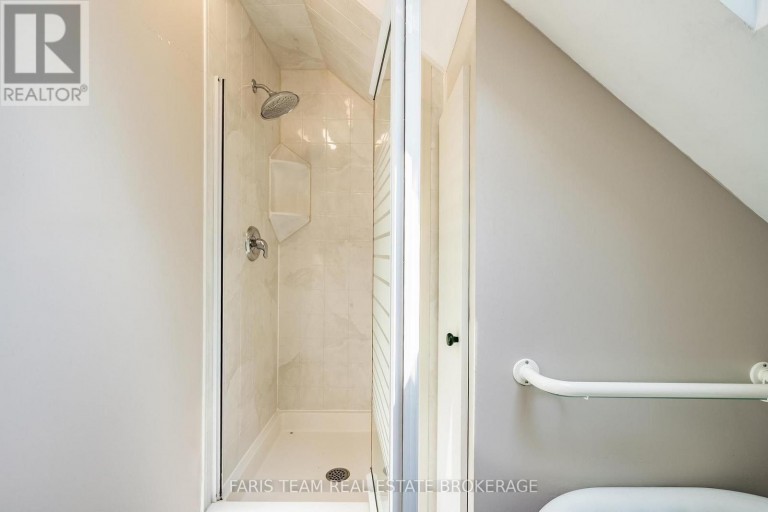 15 SCOTTDALE DRIVE, Oro-Medonte, Ontario, L0L1T0