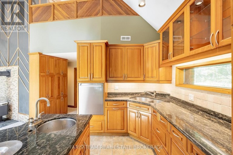 15 SCOTTDALE DRIVE, Oro-Medonte, Ontario, L0L1T0