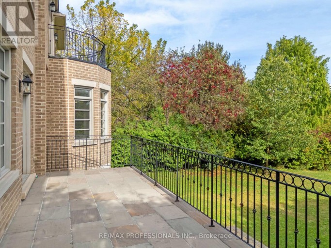 191 EDENBRIDGE DRIVE, Toronto (Edenbridge-Humber Valley), Ontario, M9A3G7