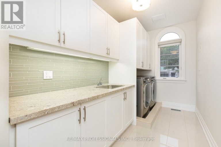 191 EDENBRIDGE DRIVE, Toronto (Edenbridge-Humber Valley), Ontario, M9A3G7