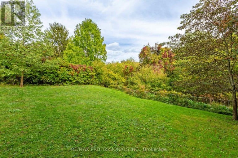 191 EDENBRIDGE DRIVE, Toronto (Edenbridge-Humber Valley), Ontario, M9A3G7