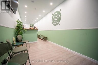 301 FRONT STREET Belleville (Belleville Ward) Ontario photo 2