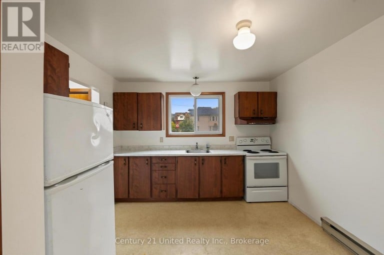 198 AYLMER STREET N, Peterborough (Town Ward 3), Ontario, K9J3K1