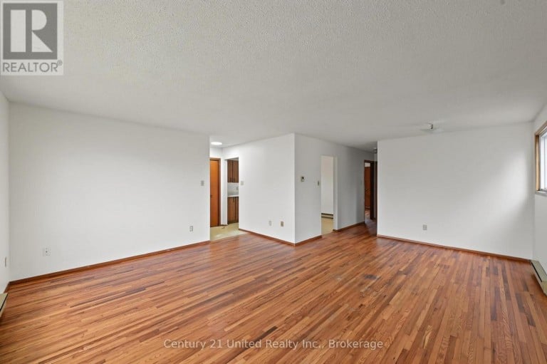 198 AYLMER STREET N, Peterborough (Town Ward 3), Ontario, K9J3K1