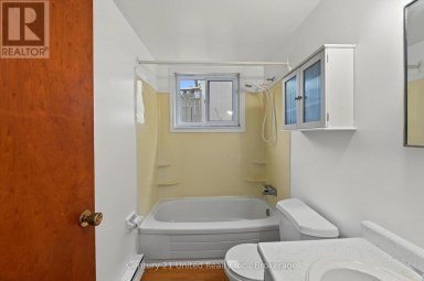 198 AYLMER STREET N Peterborough (Town Ward 3) Ontario photo 29