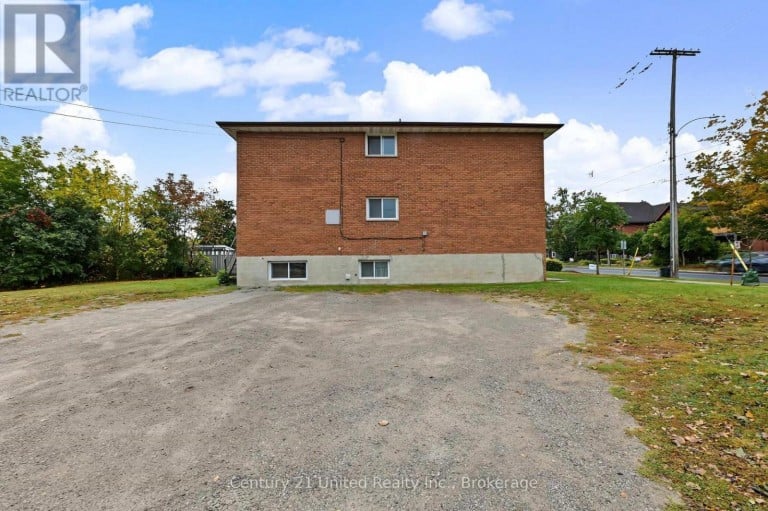 198 AYLMER STREET N, Peterborough (Town Ward 3), Ontario, K9J3K1