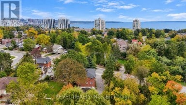 138 INNISFIL STREET Barrie (Sanford) Ontario photo 6