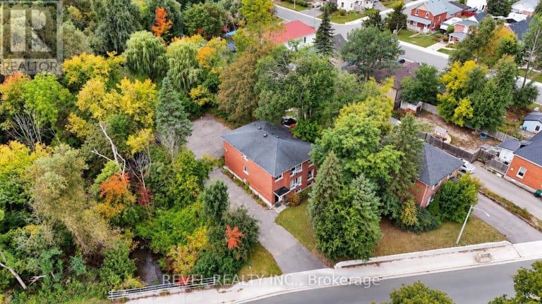 138 INNISFIL STREET, Barrie (Sanford), Ontario, L4N3E7