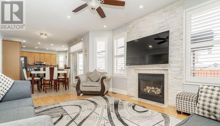 7 BETTEY ROAD, Brampton (Vales of Castlemore), Ontario, L6P1S9