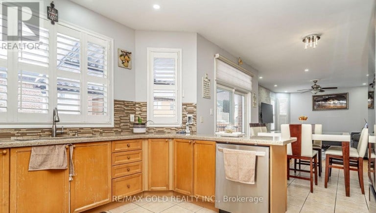 7 BETTEY ROAD, Brampton (Vales of Castlemore), Ontario, L6P1S9