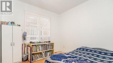 7 BETTEY ROAD Brampton (Vales of Castlemore) Ontario photo 20
