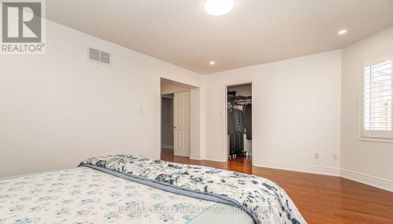 7 BETTEY ROAD, Brampton (Vales of Castlemore), Ontario, L6P1S9