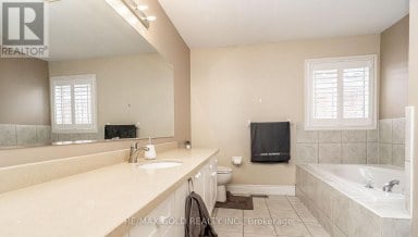 7 BETTEY ROAD Brampton (Vales of Castlemore) Ontario photo 27