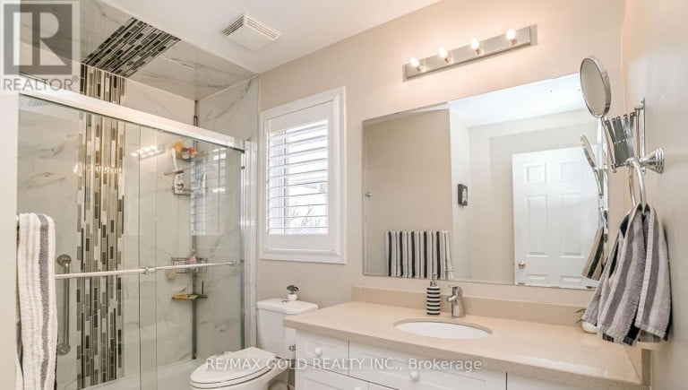 7 BETTEY ROAD, Brampton (Vales of Castlemore), Ontario, L6P1S9