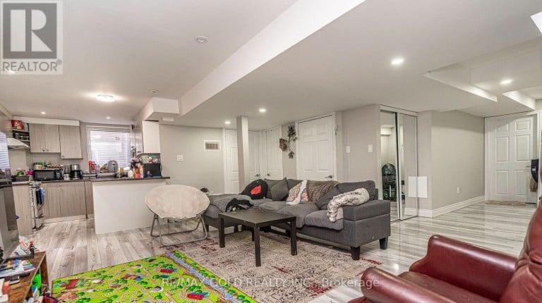 7 BETTEY ROAD, Brampton (Vales of Castlemore), Ontario, L6P1S9