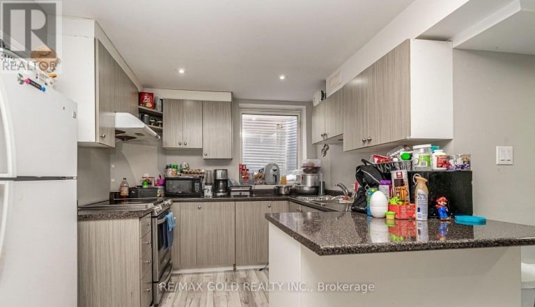 7 BETTEY ROAD, Brampton (Vales of Castlemore), Ontario, L6P1S9