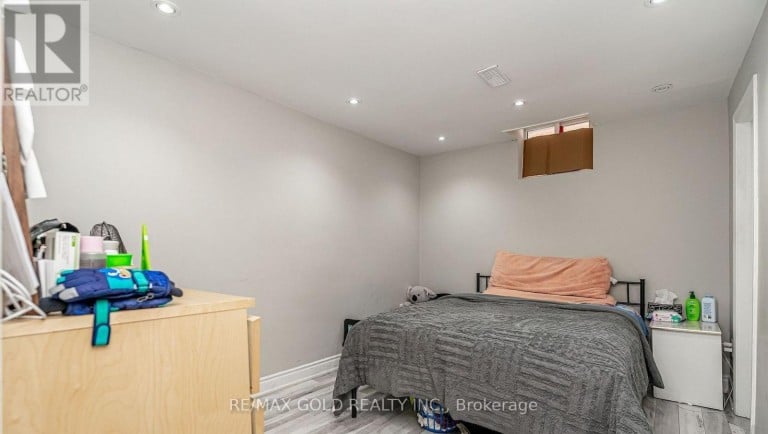 7 BETTEY ROAD, Brampton (Vales of Castlemore), Ontario, L6P1S9