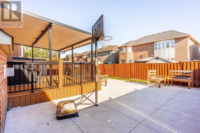 7 BETTEY ROAD, Brampton (Vales of Castlemore), Ontario, L6P1S9