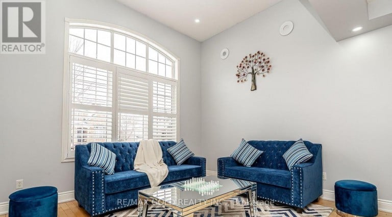 7 BETTEY ROAD, Brampton (Vales of Castlemore), Ontario, L6P1S9