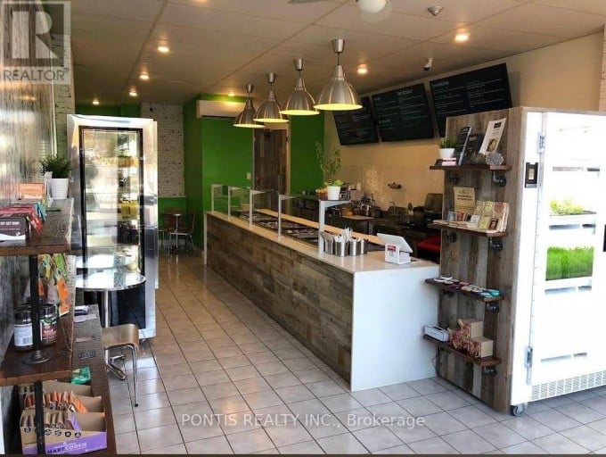 215 LAKESHORE ROAD E, Mississauga (Port Credit), Ontario, L5G1G5