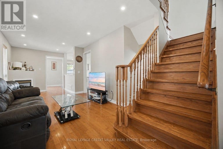 7443 RUSSIAN OLIVE CLOSE, Mississauga (Lisgar), Ontario, L5N8N7