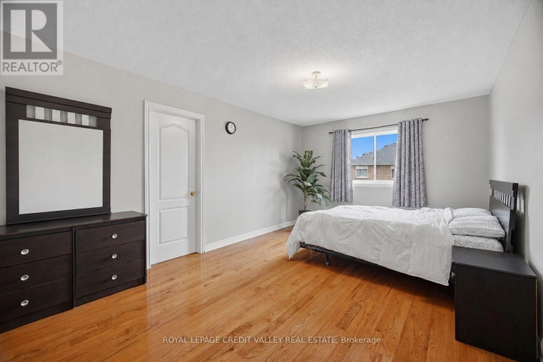 7443 RUSSIAN OLIVE CLOSE, Mississauga (Lisgar), Ontario, L5N8N7
