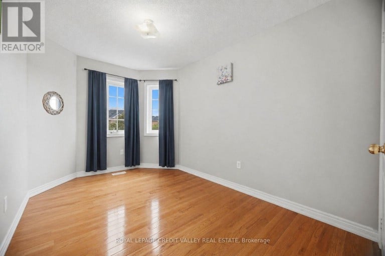 7443 RUSSIAN OLIVE CLOSE, Mississauga (Lisgar), Ontario, L5N8N7