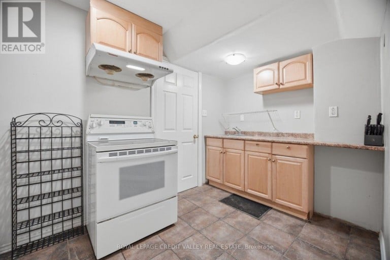 7443 RUSSIAN OLIVE CLOSE, Mississauga (Lisgar), Ontario, L5N8N7