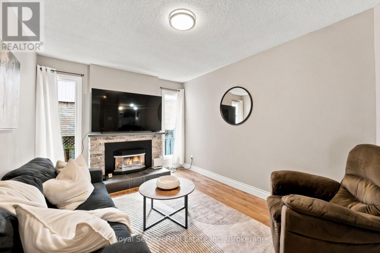 640 HILLCROFT STREET, Oshawa (Eastdale), Ontario, L1G7K6