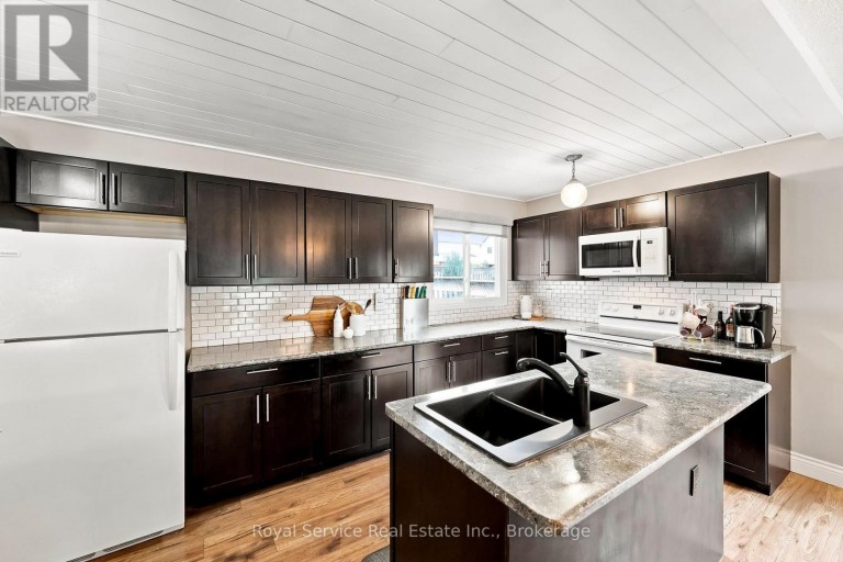 640 HILLCROFT STREET, Oshawa (Eastdale), Ontario, L1G7K6