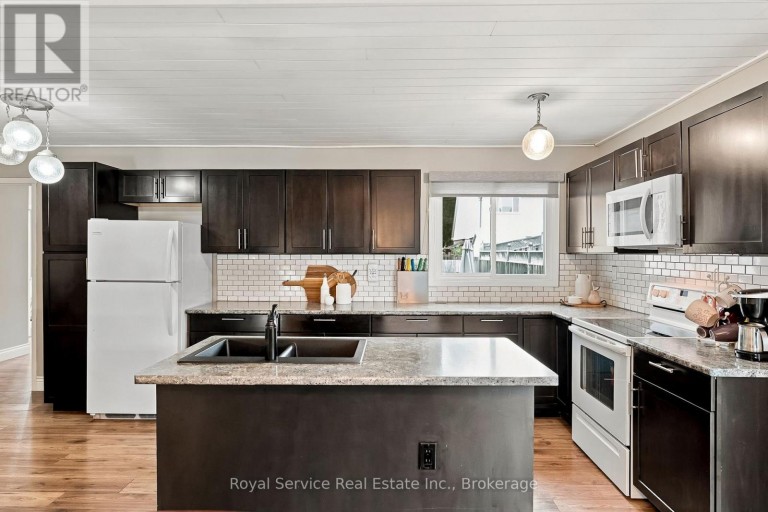 640 HILLCROFT STREET, Oshawa (Eastdale), Ontario, L1G7K6