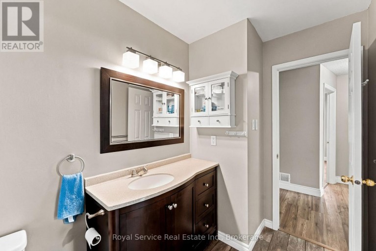 640 HILLCROFT STREET, Oshawa (Eastdale), Ontario, L1G7K6