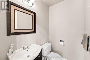 640 HILLCROFT STREET Oshawa (Eastdale) Ontario photo 5