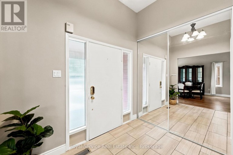 640 HILLCROFT STREET, Oshawa (Eastdale), Ontario, L1G7K6