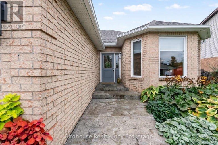 25 KIRKCONNELL ROAD, Kawartha Lakes (Lindsay), Ontario, K9V6E7
