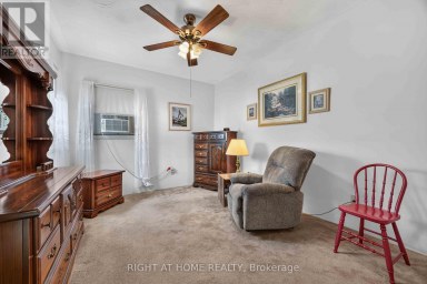 208 ROSS AVENUE Sarnia Ontario photo 14
