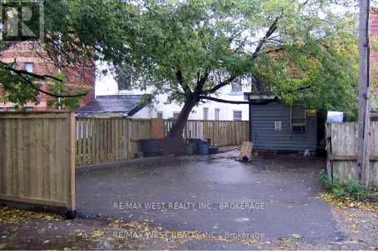 124 BALDWIN STREET, Toronto (Kensington-Chinatown), Ontario, M5T1L6