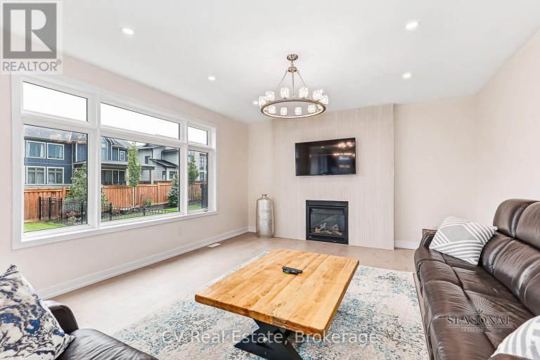 157 SPRINGSIDE CRESCENT, Blue Mountains, Ontario, L9Y5L3